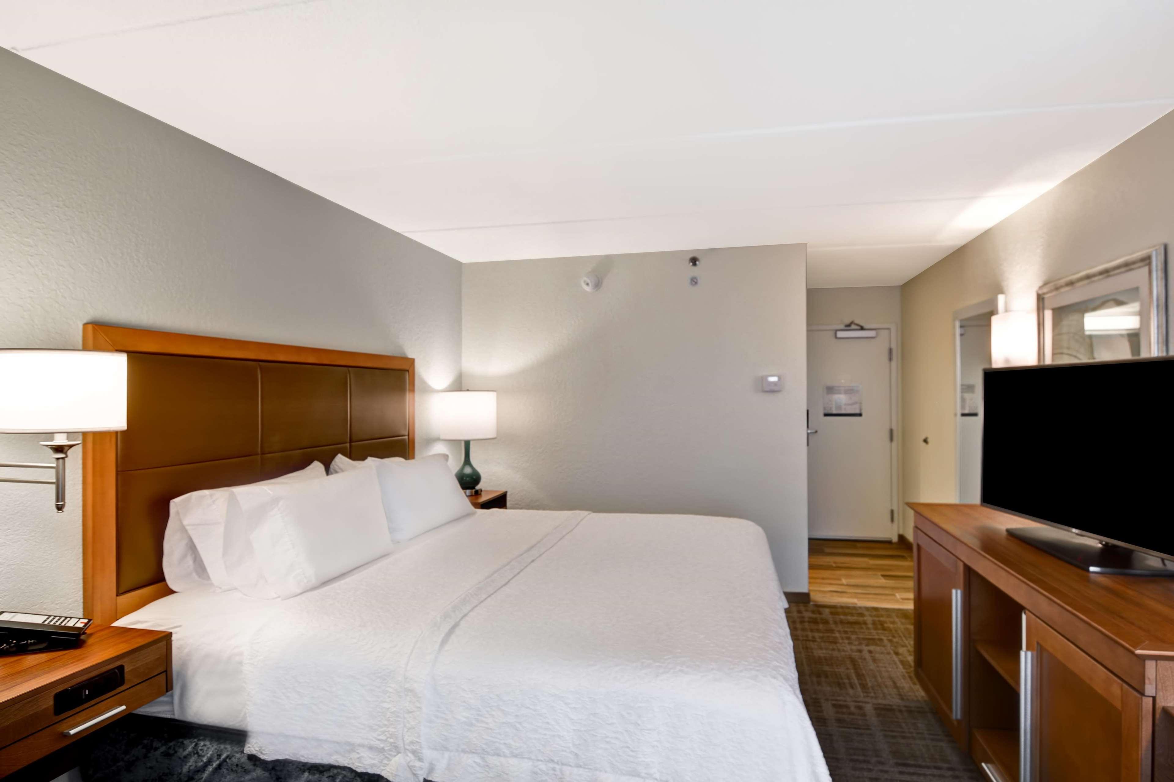 Hampton Inn By Hilton Milford Exteriör bild