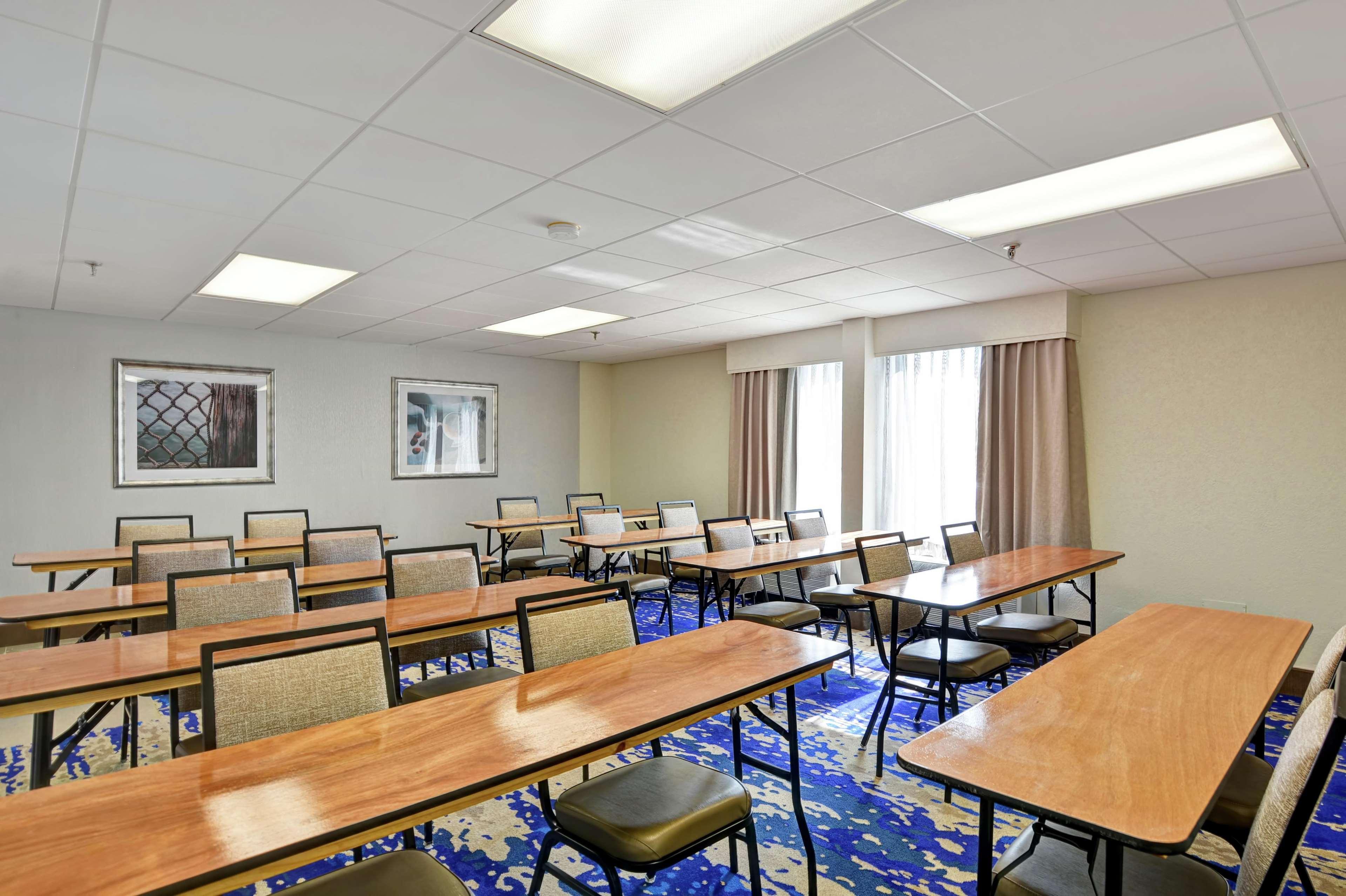 Hampton Inn By Hilton Milford Exteriör bild